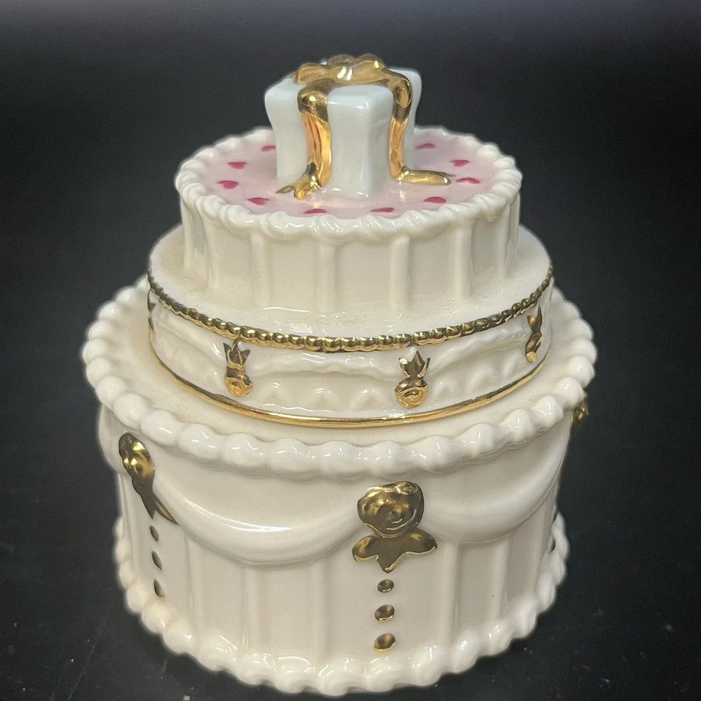 Lenox China Treasures Birthday Cake Trinket Box Gold Trim Ivory Porcelain Lid